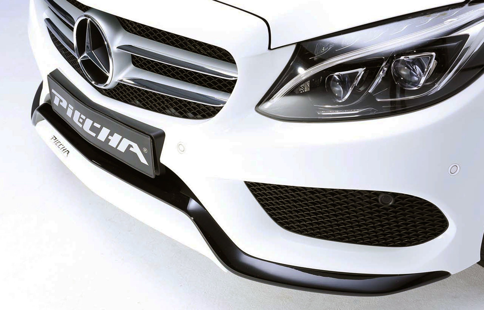 Mercedes передний бампер. Mercedes w205 передний бампер. Mercedes w205 бампер передний AMG. Бампер w205 AMG. Накладка переднего бампера Mercedes w213.