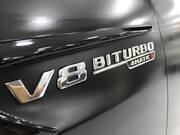 Боковой шильдик V8 BiTurbo 4Matic+ 