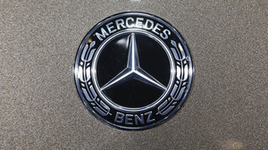 Эмблема на капот для Mercedes