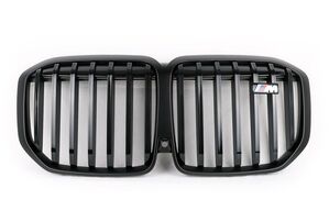 Черная решетка радиатора BMW X7 G07 LCI